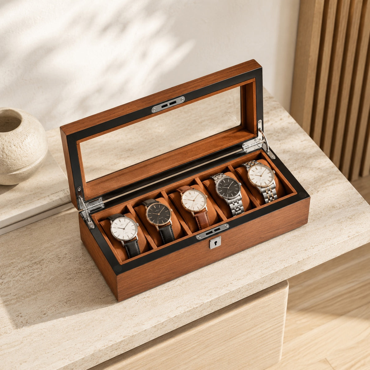 Écrin Pin Suédine 5 montres avec une collection en place