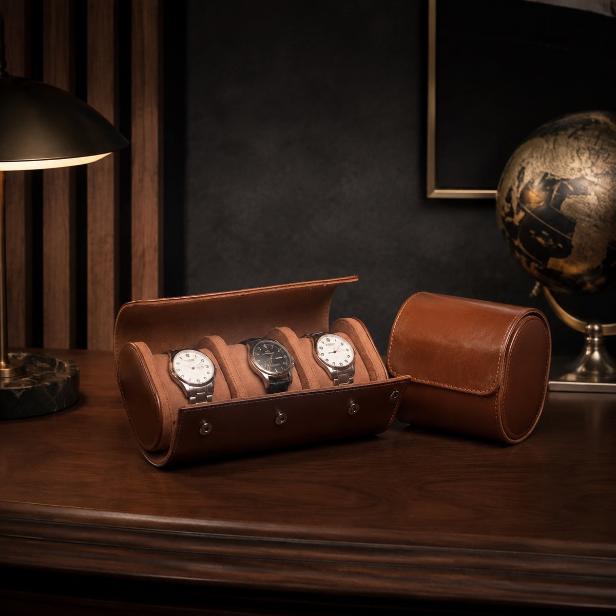 Étui Cuir Solo Fauve ouvert avec une montre