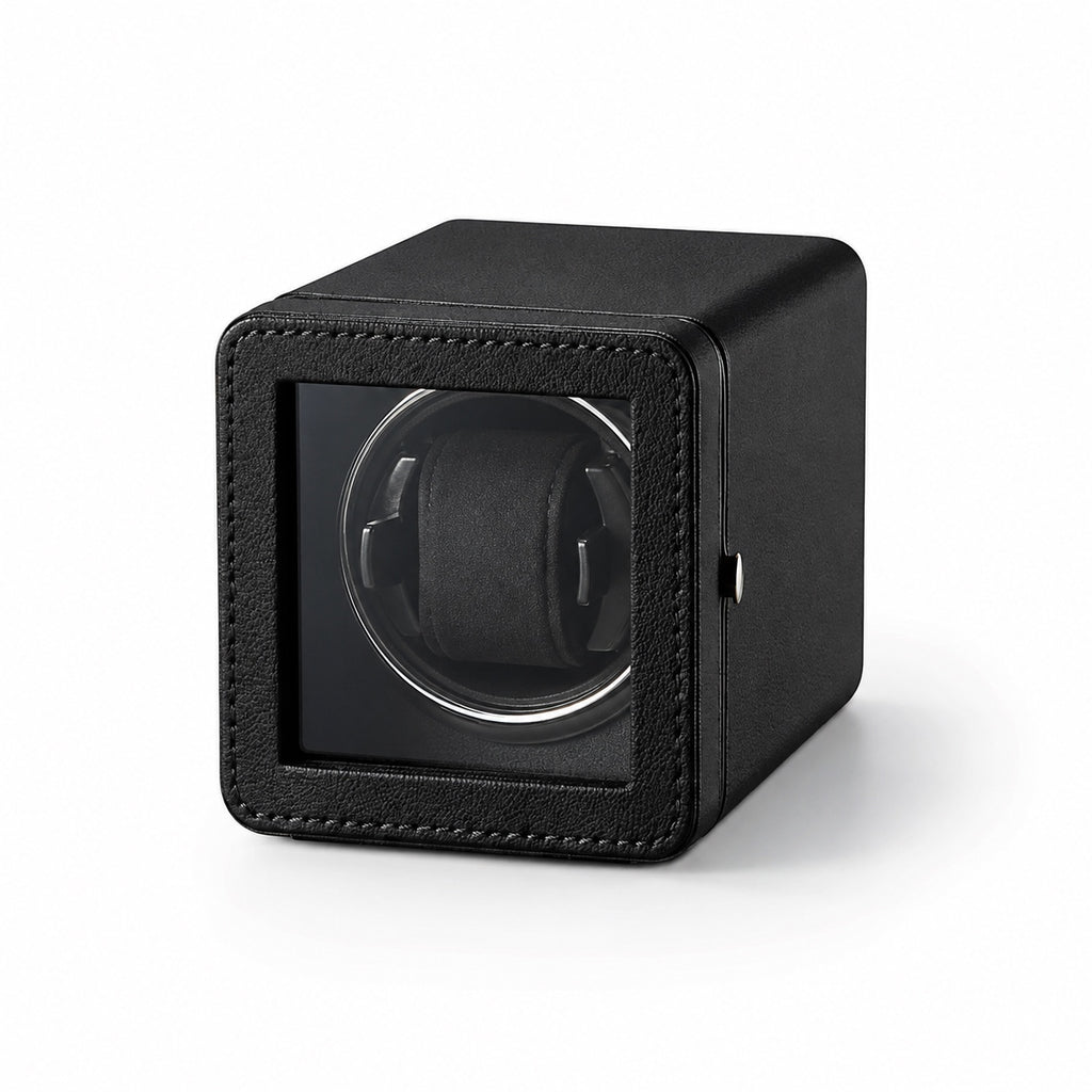 Remontoir Cube Onyx noir de face, éclairage LED allumé